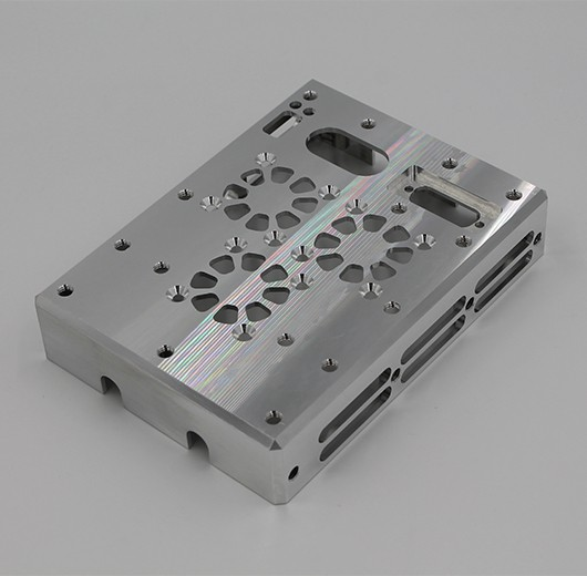 What is the difference Between CNC Machining and Traditional Machining?